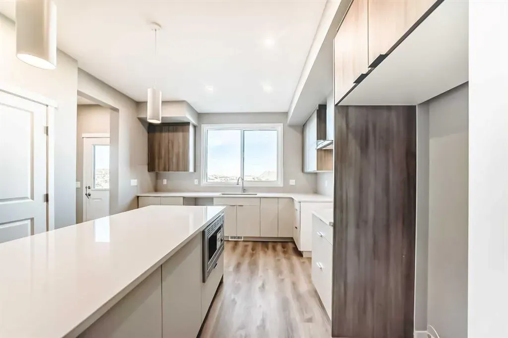 1054 Sawgrass Link NW