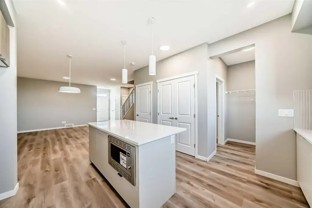 1054 Sawgrass Link NW