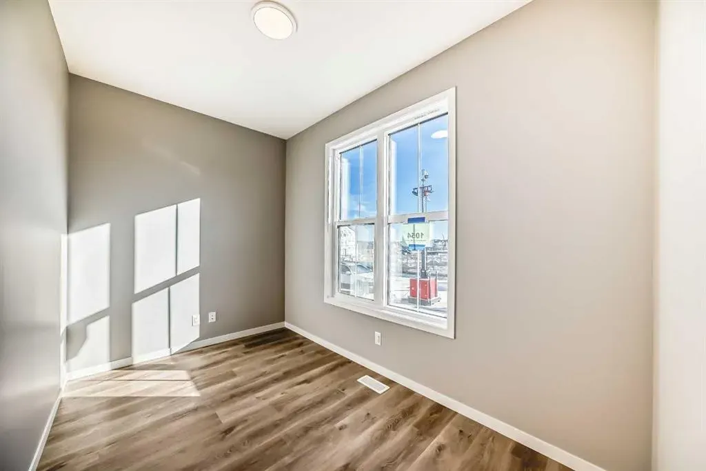 1054 Sawgrass Link NW