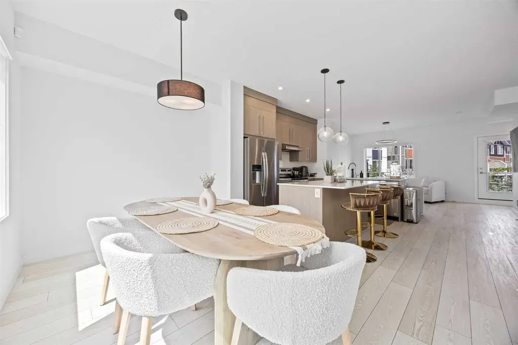 335 Creekside Boulevard SW, #802