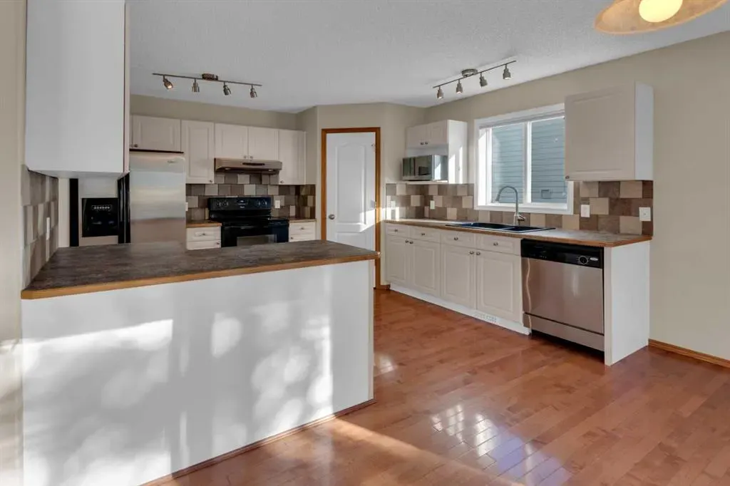 202 Citadel Circle NW