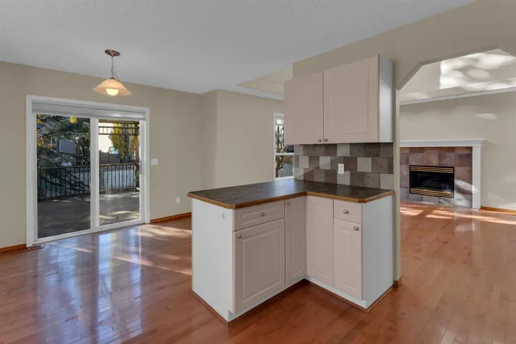 202 Citadel Circle NW