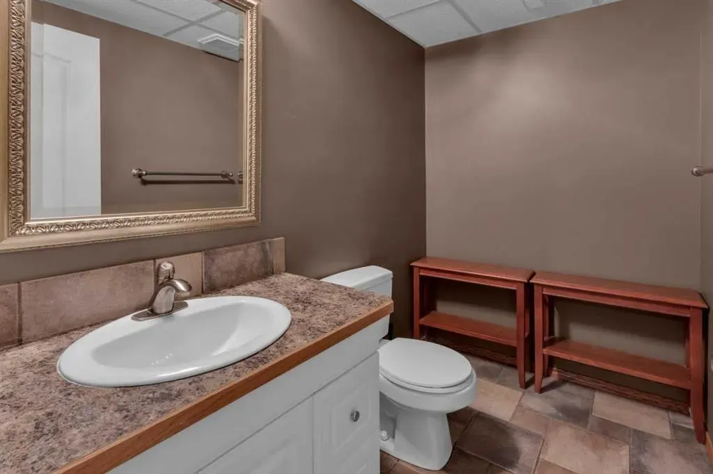 202 Citadel Circle NW