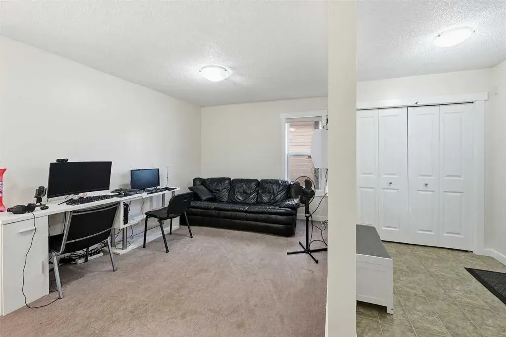 217 coopers Grove SW