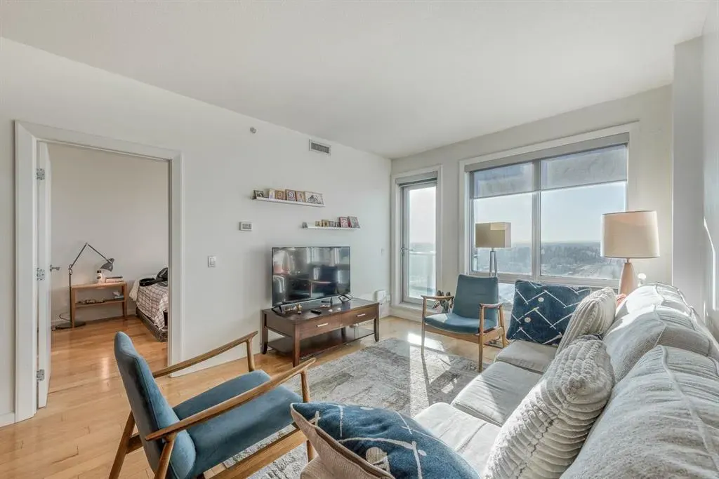 210 15 Avenue SE, #2008