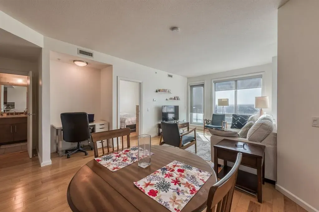 210 15 Avenue SE, #2008