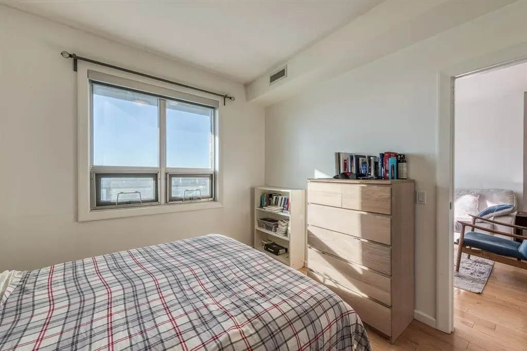 210 15 Avenue SE, #2008