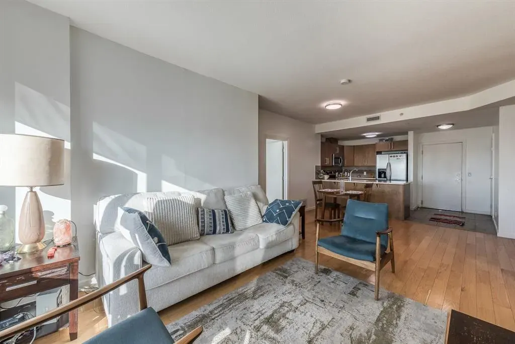 210 15 Avenue SE, #2008