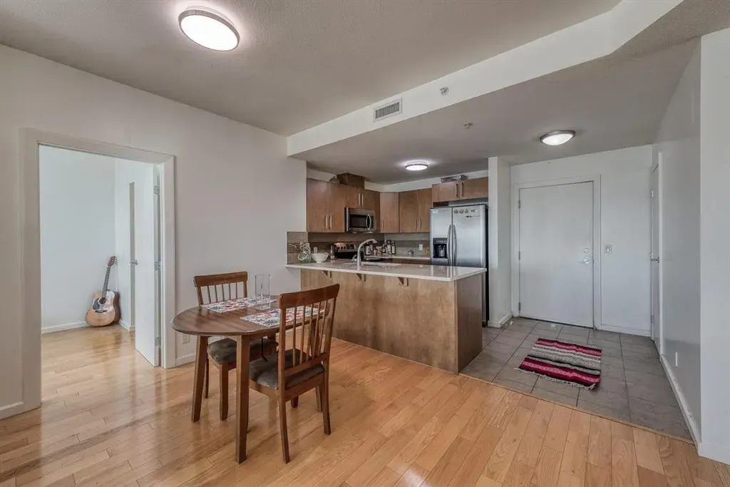 210 15 Avenue SE, #2008