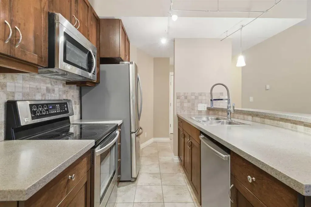 24 Hemlock Crescent SW, #3104