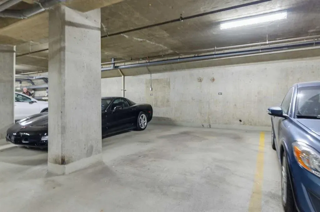 24 Hemlock Crescent SW, #3104