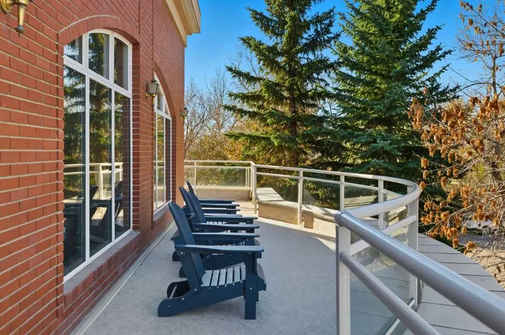 24 Hemlock Crescent SW, #3104