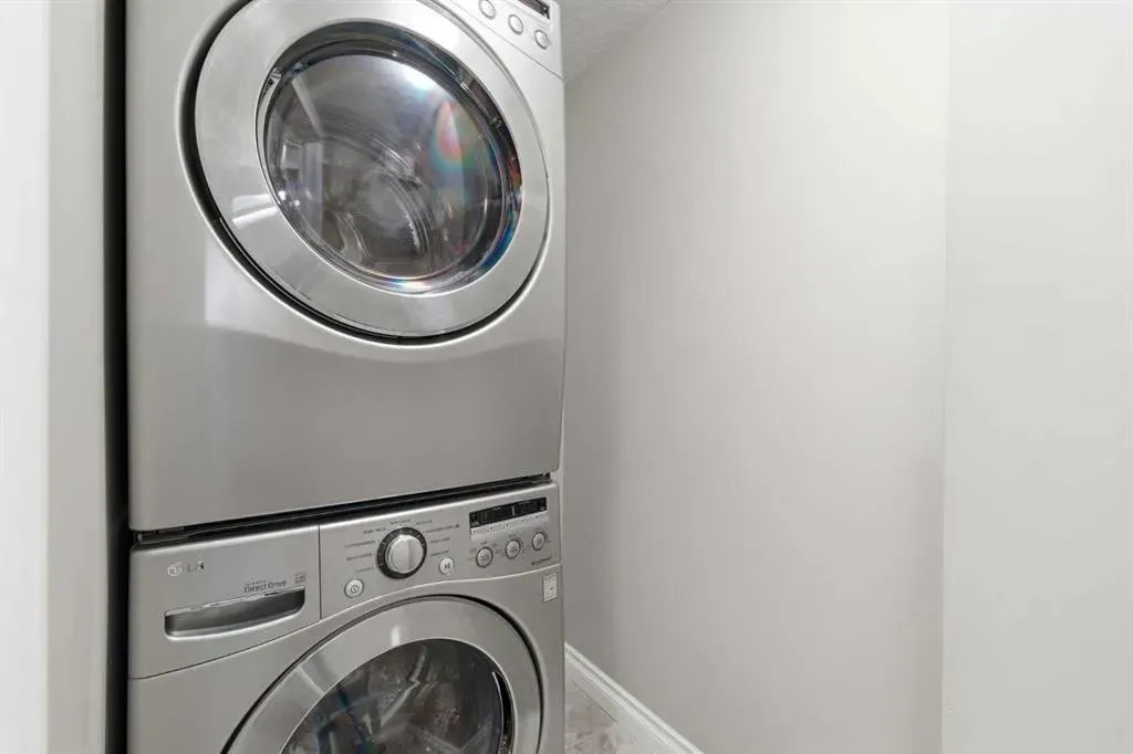 24 Hemlock Crescent SW, #3104