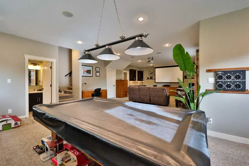 232 Sixmile Common S