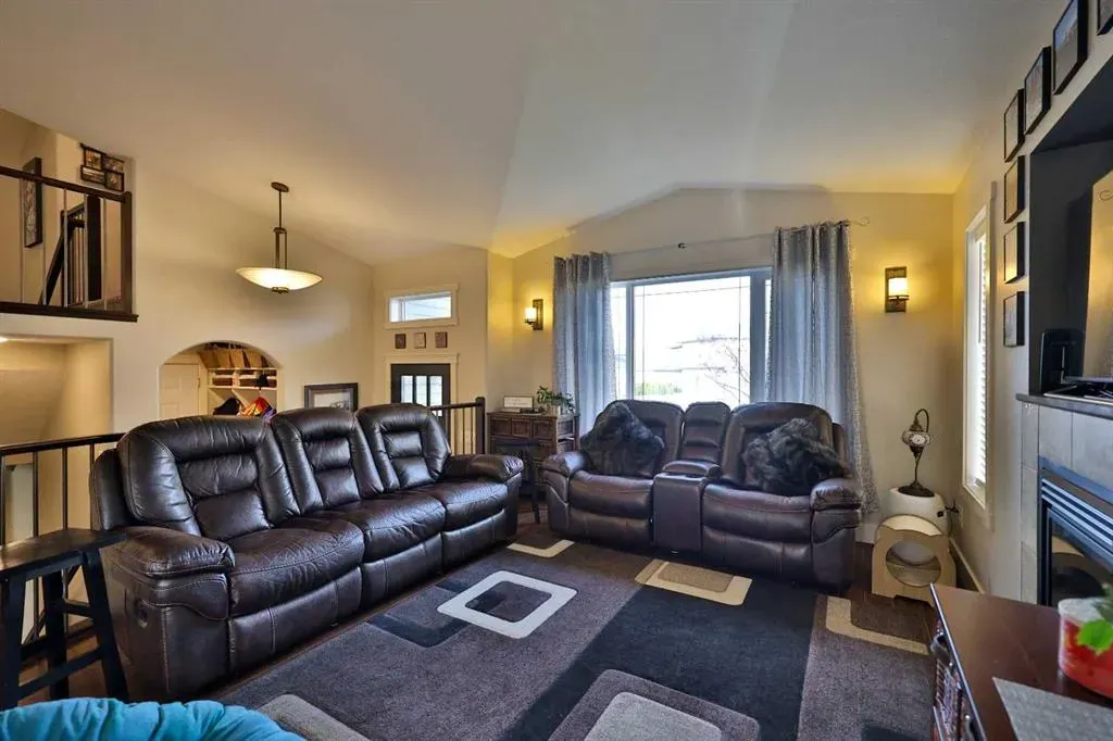 232 Sixmile Common S