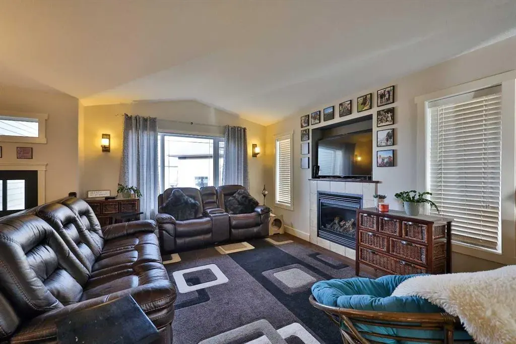 232 Sixmile Common S