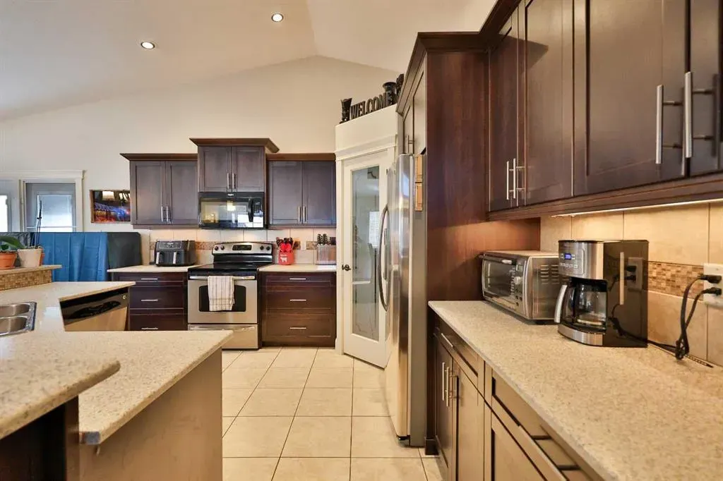 232 Sixmile Common S