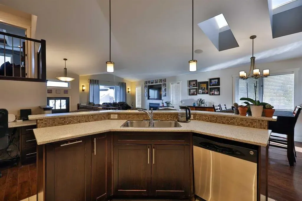 232 Sixmile Common S