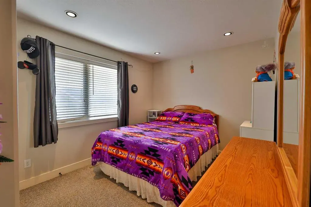 232 Sixmile Common S