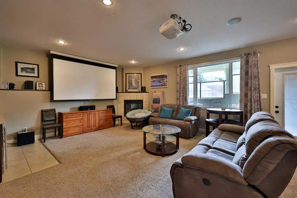 232 Sixmile Common S