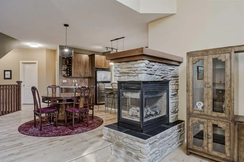 48 Chapala Square SE