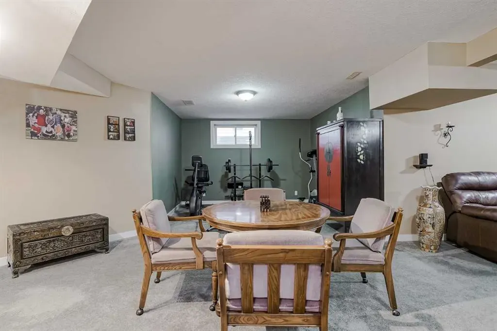 48 Chapala Square SE