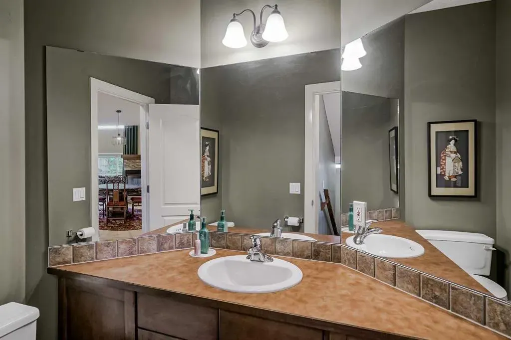 48 Chapala Square SE