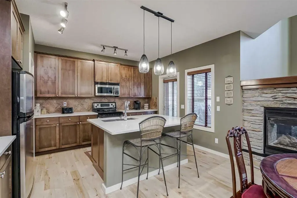 48 Chapala Square SE