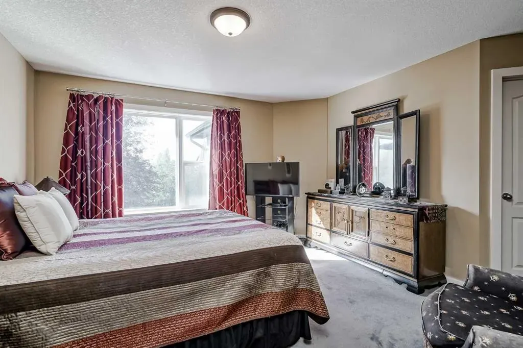 48 Chapala Square SE