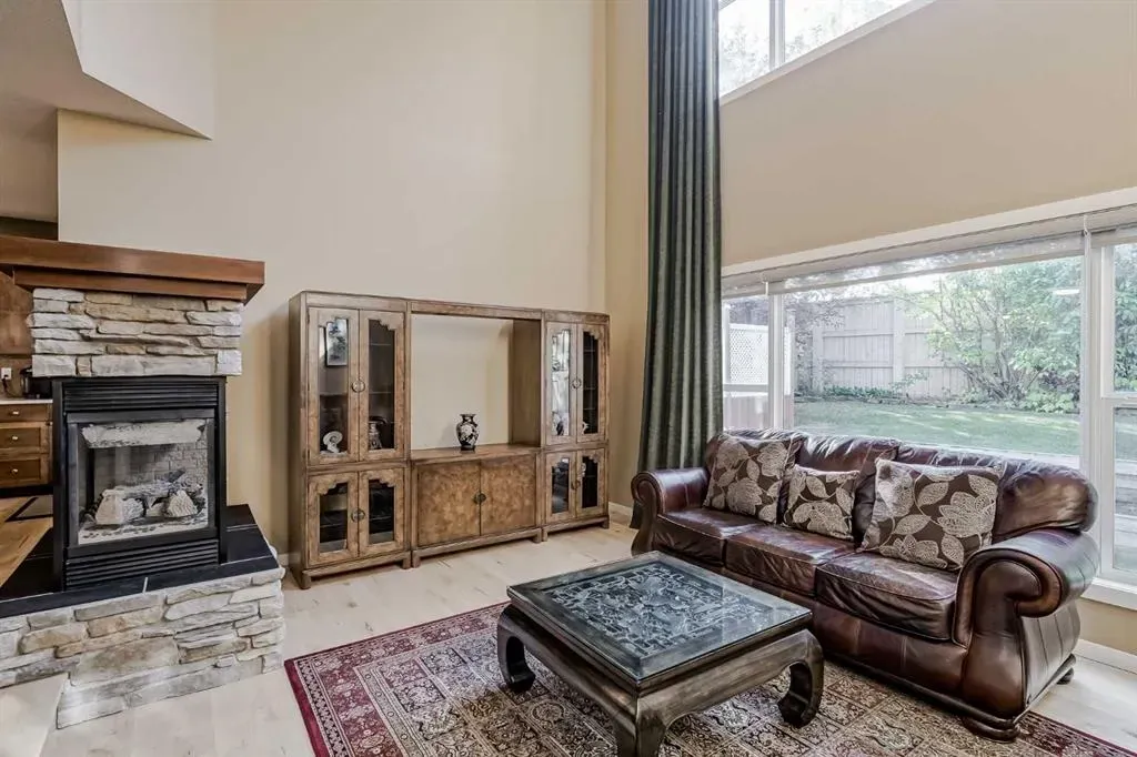 48 Chapala Square SE