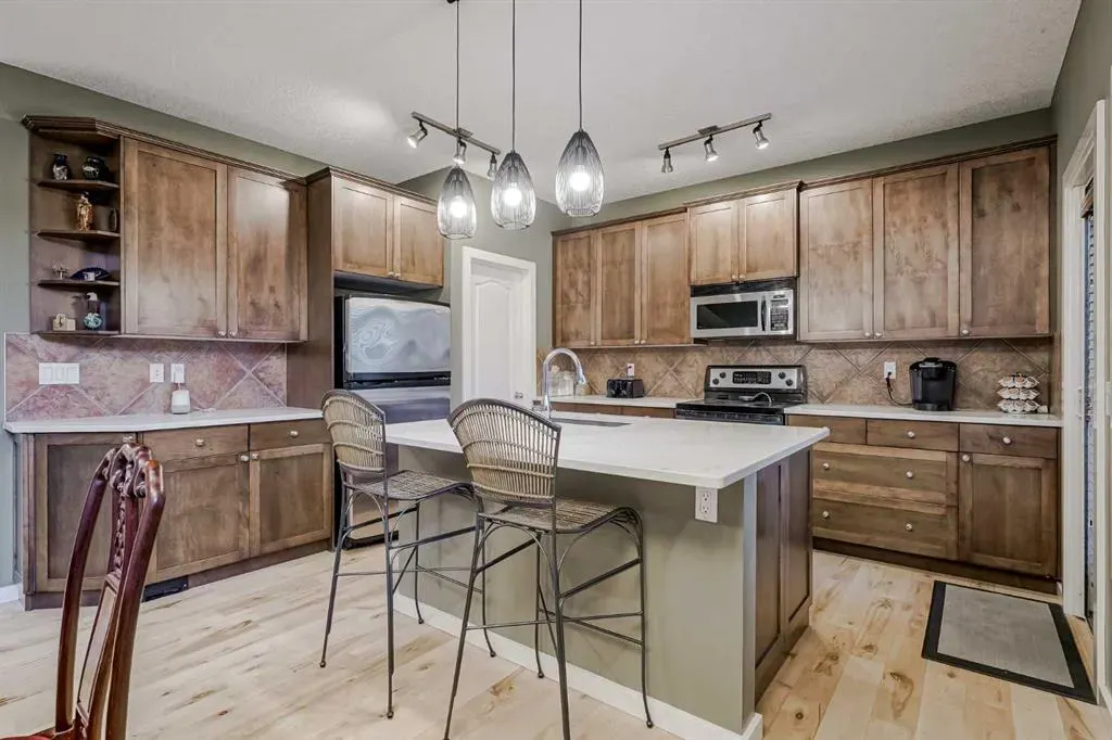 48 Chapala Square SE