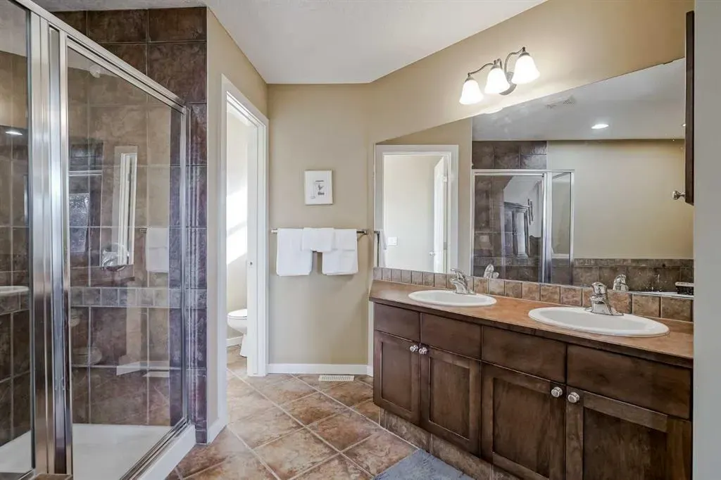 48 Chapala Square SE