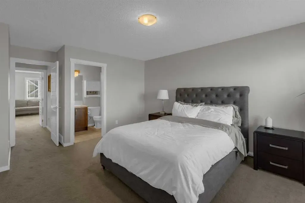 2400 Ravenswood View SE, #108