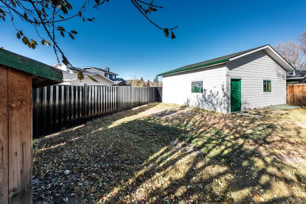 13 Martingrove Court NE