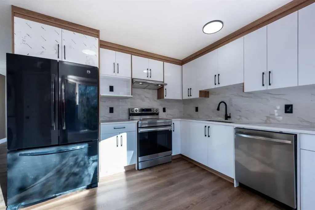 13 Martingrove Court NE