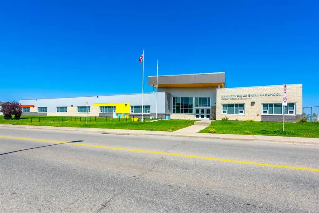 13 Martingrove Court NE