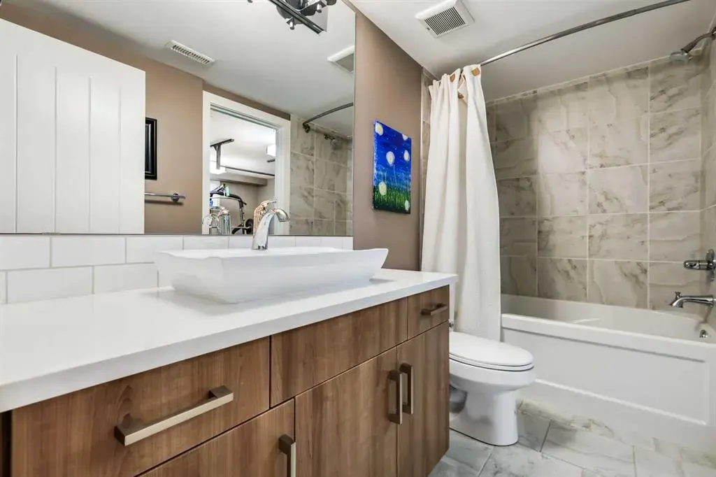 96 Beny-Sur-Mer Road SW