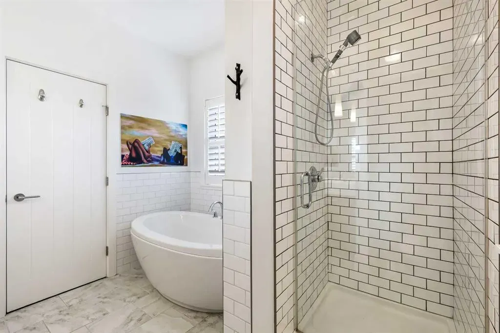 96 Beny-Sur-Mer Road SW