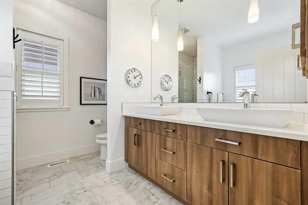 96 Beny-Sur-Mer Road SW