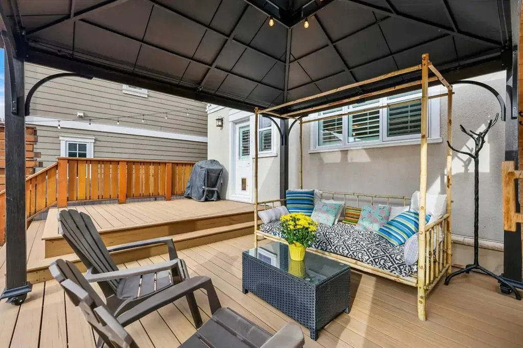 96 Beny-Sur-Mer Road SW