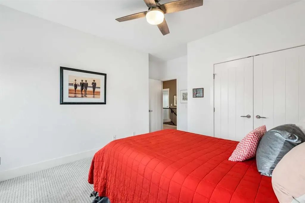 96 Beny-Sur-Mer Road SW