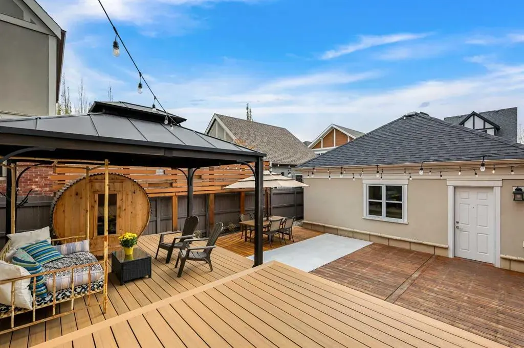 96 Beny-Sur-Mer Road SW