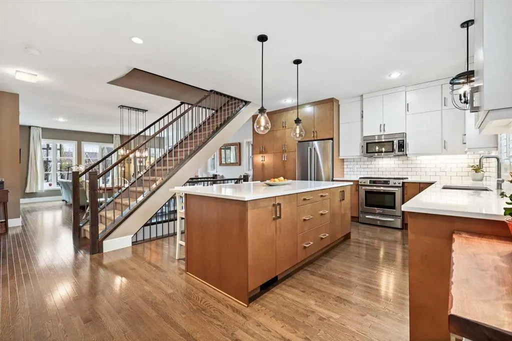 96 Beny-Sur-Mer Road SW