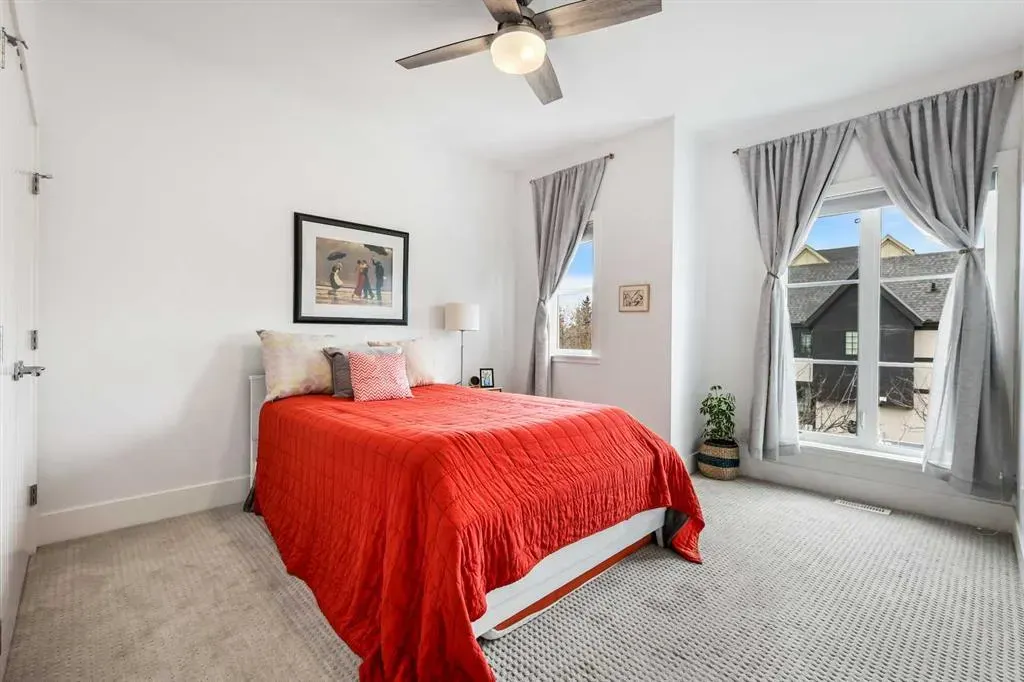 96 Beny-Sur-Mer Road SW