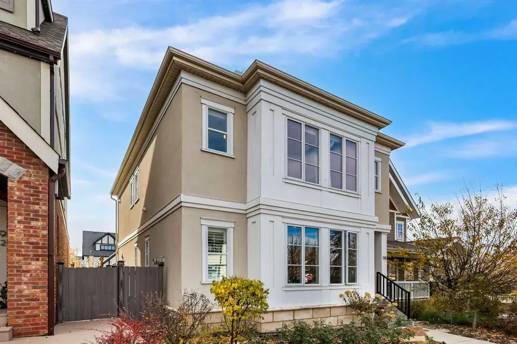 96 Beny-Sur-Mer Road SW