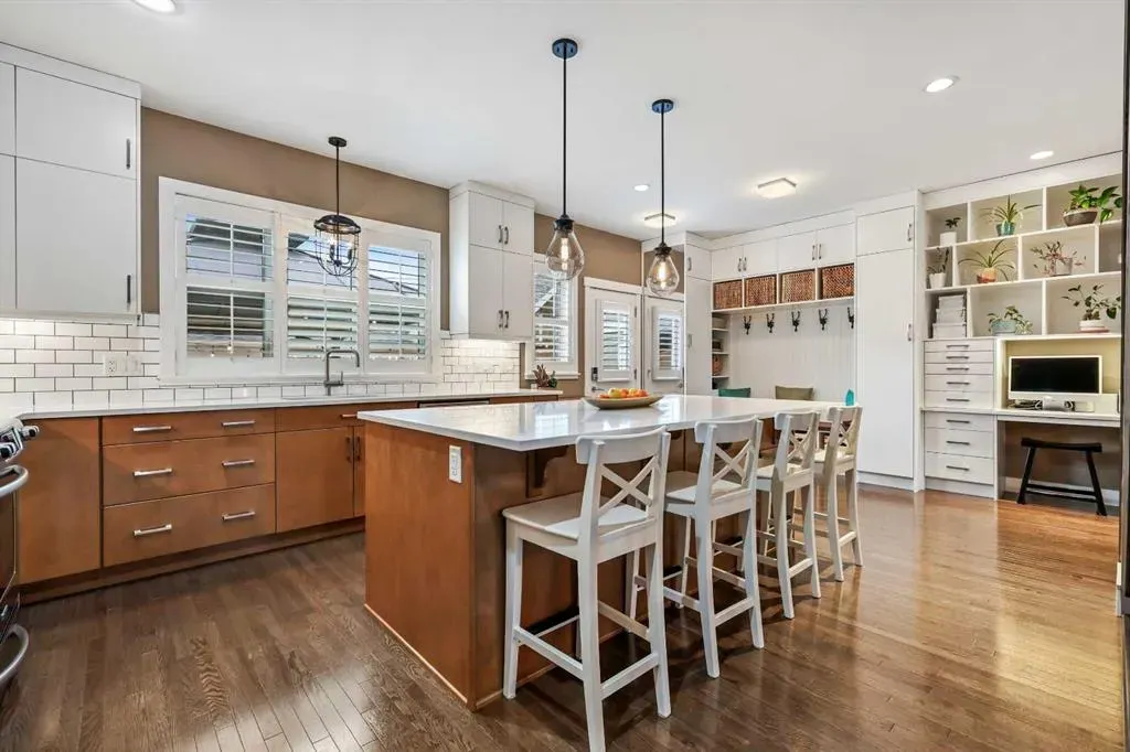 96 Beny-Sur-Mer Road SW