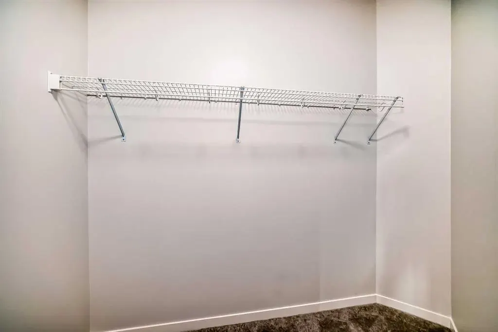 33 Carringham Gate NW, #2206