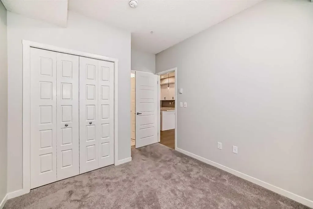 33 Carringham Gate NW, #2206