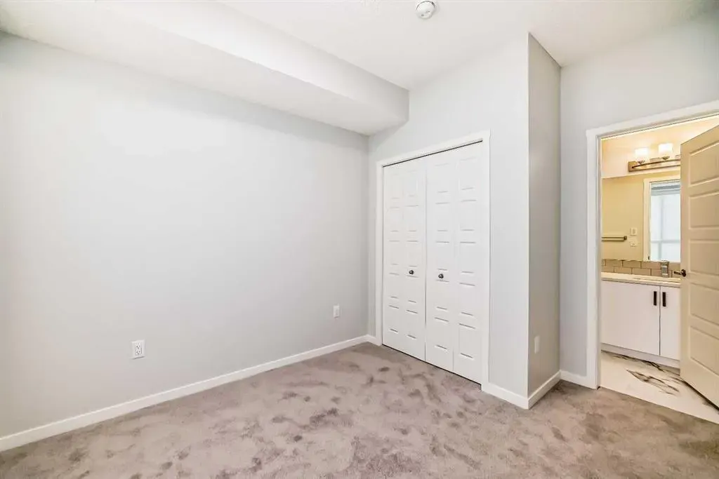 33 Carringham Gate NW, #2206