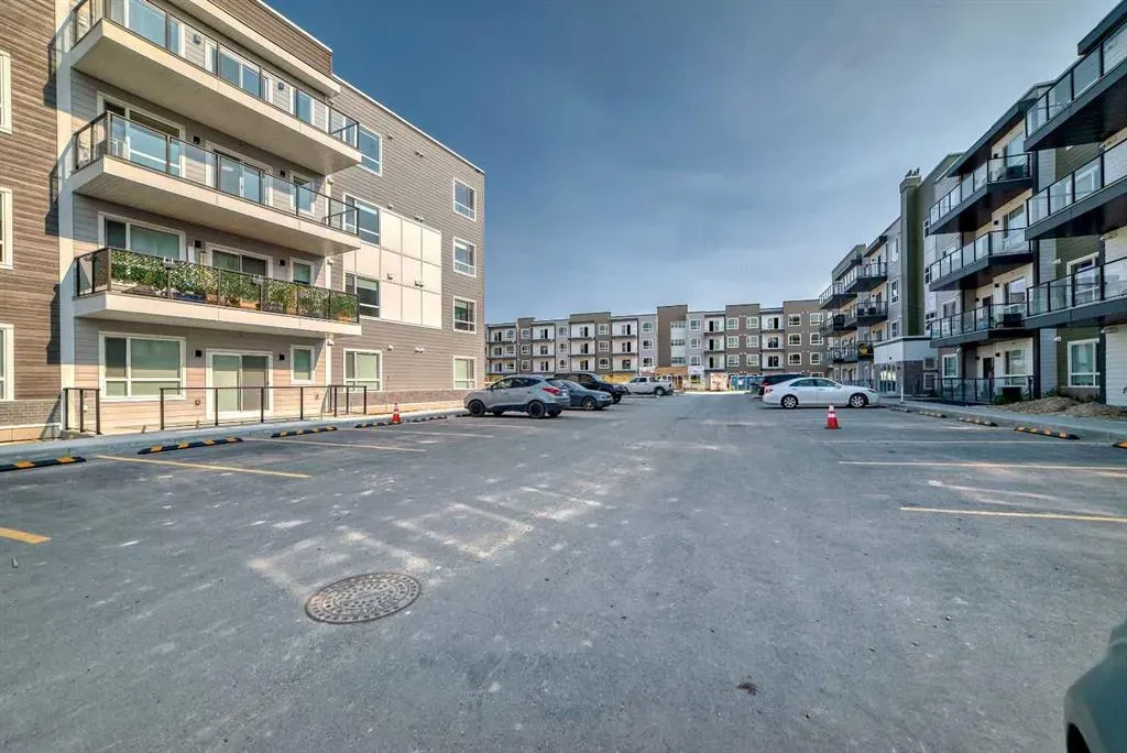 33 Carringham Gate NW, #2206